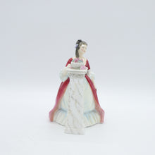 将图片加载到图库查看器，HN2212 Rendezvous - Vintage Porcelain Figurine by Royal Doulton, circa 1960 (Item# P-1919)-Timeless Gallery
