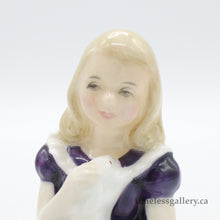 将图片加载到图库查看器，HN2236 Affection - Vintage Porcelain Figurine by Royal Doulton, circa 1970 (Item# P-6369)-Timeless Gallery
