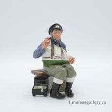 将图片加载到图库查看器，HN2248 Tall Story - Vintage Porcelain Figurine by Royal Doulton, circa 1970 (Item# P-6748)-Timeless Gallery
