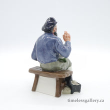 将图片加载到图库查看器，HN2248 Tall Story - Vintage Porcelain Figurine by Royal Doulton, circa 1970 (Item# P-6748)-Timeless Gallery
