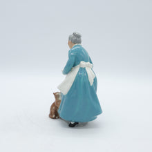 Load image into Gallery viewer, HN2249 Favourite - Vintage Porcelain Figurine by Royal Doulton, circa 1970 (Item# P-5260)-Timeless Gallery
