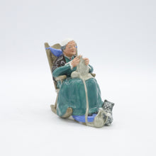 将图片加载到图库查看器，HN2256 Twilight - Vintage Porcelain Figurine by Royal Doulton, circa 1975 (Item# P-5523)-Timeless Gallery
