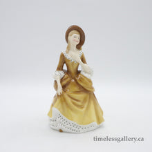 将图片加载到图库查看器，HN2275 Sandra - Vintage Porcelain Figurine by Royal Doulton, circa 1970 (Item# P-5694)-Timeless Gallery
