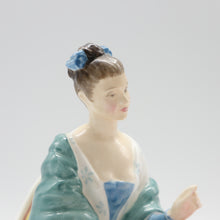 将图片加载到图库查看器，HN2276 Heart to Heart - Popular - Vintage Porcelain Figurine by Royal Doulton, circa 1965 (Item# P-8101)-Timeless Gallery
