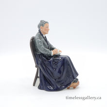 将图片加载到图库查看器，HN2322 Cup of Tea - Vintage Porcelain Figurine by Royal Doulton, circa 1970 (Item# P-5955)-Timeless Gallery
