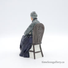 将图片加载到图库查看器，HN2322 Cup of Tea - Vintage Porcelain Figurine by Royal Doulton, circa 1970 (Item# P-5955)-Timeless Gallery
