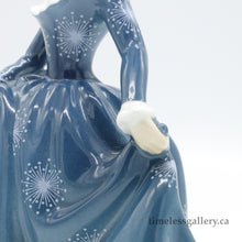 将图片加载到图库查看器，HN2334 Fragrance - Vintage Porcelain Figurine by Royal Doulton, circa 1970 (Item# P-5933)-Timeless Gallery
