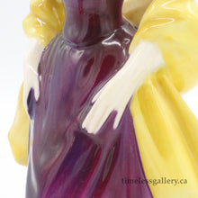 将图片加载到图库查看器，HN2337 Loretta - Vintage Porcelain Figurine by Royal Doulton, circa 1970 (Item# P-8045)-Timeless Gallery
