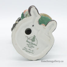 将图片加载到图库查看器，HN2361 Laird - Vintage Porcelain Figurine by Royal Doulton, circa 1990 (Item# P-8623)-Timeless Gallery
