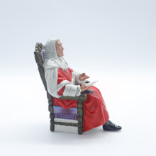 将图片加载到图库查看器，HN2443 Judge - Vintage Porcelain Figurine by Royal Doulton, circa 1975 (Item# P-2200)-Timeless Gallery
