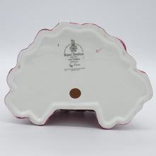 Load image into Gallery viewer, HN2471 Victoria - Popular - Vintage Porcelain Figurine by Royal Doulton, circa 1990 (Item# P-7140)-Timeless Gallery
