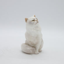 将图片加载到图库查看器，HN2539 Persian Cat - Vintage Porcelain Figurine by Royal Doulton, circa 1950 (Item# P-6922)-Timeless Gallery
