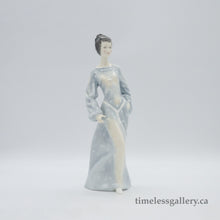 Load image into Gallery viewer, HN2542 Boudoir - Vintage Porcelain Figurine by Royal Doulton, circa 1975 (Item# P-3321)-Timeless Gallery
