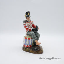 将图片加载到图库查看器，HN2679 Drummer Boy - Vintage Porcelain Figurine by Royal Doulton, circa 1980 (Item# P-8443)-Timeless Gallery
