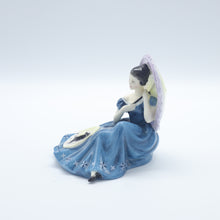 将图片加载到图库查看器，HN2704 Pensive Moment - Vintage Porcelain Figurine by Royal Doulton, circa 1980 (Item# P-6608)-Timeless Gallery
