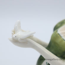 将图片加载到图库查看器，HN2722 Veneta - Vintage Porcelain Figurine by Royal Doulton, circa 1980 (Item# P-9297)-Timeless Gallery
