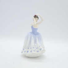 将图片加载到图库查看器，HN2742 Sheila - Vintage Porcelain Figurine by Royal Doulton, circa 1990 (Item# P-8909)-Timeless Gallery
