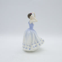 将图片加载到图库查看器，HN2742 Sheila - Vintage Porcelain Figurine by Royal Doulton, circa 1990 (Item# P-8909)-Timeless Gallery
