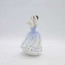 将图片加载到图库查看器，HN2742 Sheila - Vintage Porcelain Figurine by Royal Doulton, circa 1990 (Item# P-8909)-Timeless Gallery
