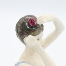 将图片加载到图库查看器，HN2742 Sheila - Vintage Porcelain Figurine by Royal Doulton, circa 1990 (Item# P-8909)-Timeless Gallery
