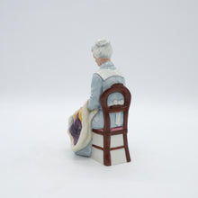 将图片加载到图库查看器，HN2814 Eventide - Vintage Porcelain Figurine by Royal Doulton, circa 1980 (Item# P-1878)-Timeless Gallery
