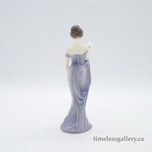 将图片加载到图库查看器，HN2824 Harmony - Vintage Porcelain Figurine by Royal Doulton, circa 1980 (Item# P-4328)-Timeless Gallery
