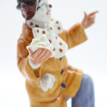 将图片加载到图库查看器，HN2890 Clown - Vintage Porcelain Figurine by Royal Doulton, circa 1980 (Item# P-3377)-Timeless Gallery
