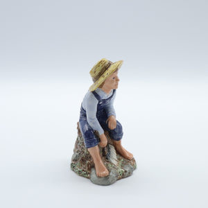 HN2926 Tom Sawyer - Vintage Porcelain Figurine by Royal Doulton, circa 1985 (Item# P-9000)-Timeless Gallery