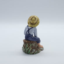 将图片加载到图库查看器，HN2926 Tom Sawyer - Vintage Porcelain Figurine by Royal Doulton, circa 1985 (Item# P-9000)-Timeless Gallery
