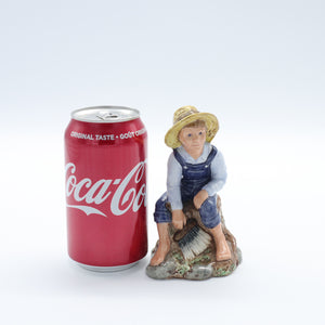 HN2926 Tom Sawyer - Vintage Porcelain Figurine by Royal Doulton, circa 1985 (Item# P-9000)-Timeless Gallery