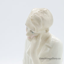 将图片加载到图库查看器，HN3039 Reflection - Vintage Porcelain Figurine by Royal Doulton, circa 1990 (Item# P-6573)-Timeless Gallery
