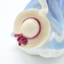 将图片加载到图库查看器，HN3606 A Posy For You - Signed - Vintage Porcelain Figurine by Royal Doulton, circa 1995 (Item# P-6039)-Timeless Gallery

