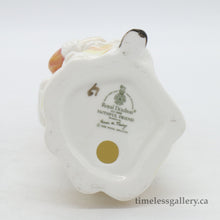 将图片加载到图库查看器，HN3696 Faithful Friend - Vintage Porcelain Figurine by Royal Doulton, circa 1995 (Item# P-1528)-Timeless Gallery
