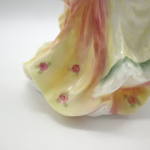 将图片加载到图库查看器，HN3709 Rose - Vintage Porcelain Figurine by Royal Doulton, circa 1998 (Item# P-9175)-Timeless Gallery
