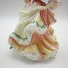 将图片加载到图库查看器，HN3709 Rose - Vintage Porcelain Figurine by Royal Doulton, circa 1998 (Item# P-9175)-Timeless Gallery
