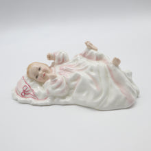 将图片加载到图库查看器，HN3712 New Baby - Vintage Porcelain Figurine by Royal Doulton, circa 2000 (Item# P-1993)-Timeless Gallery
