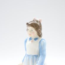 将图片加载到图库查看器，HN3876 Kitty - Vintage Porcelain Figurine by Royal Doulton, circa 1998 (Item# P-3229)-Timeless Gallery
