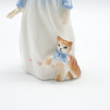 将图片加载到图库查看器，HN3876 Kitty - Vintage Porcelain Figurine by Royal Doulton, circa 1998 (Item# P-3229)-Timeless Gallery
