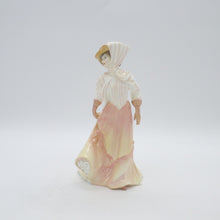 将图片加载到图库查看器，HN4161 The Open Road - Vintage Porcelain Figurine by Royal Doulton, circa 2000 (Item# P-5768)-Timeless Gallery
