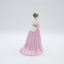 将图片加载到图库查看器，HN4220 Camilla - Vintage Porcelain Figurine by Royal Doulton, circa 2000 (Item# P-8757)-Timeless Gallery
