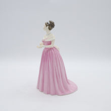 将图片加载到图库查看器，HN4220 Camilla - Vintage Porcelain Figurine by Royal Doulton, circa 2000 (Item# P-8757)-Timeless Gallery
