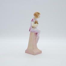 将图片加载到图库查看器，HN4247 Lido Lady - Vintage Porcelain Figurine by Royal Doulton, circa 2000 (Item# P-5563)-Timeless Gallery
