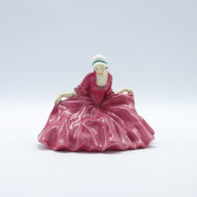 Load image into Gallery viewer, HN549 Polly Peachum - Rare and Early - Vintage Porcelain Figurine by Royal Doulton, circa 1925 (Item# P-5810)-Timeless Gallery
