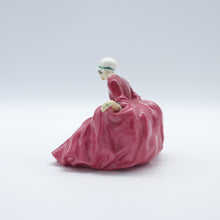 Load image into Gallery viewer, HN549 Polly Peachum - Rare and Early - Vintage Porcelain Figurine by Royal Doulton, circa 1925 (Item# P-5810)-Timeless Gallery
