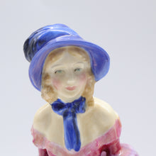 将图片加载到图库查看器，HN728 Victorian Lady - Classic - Vintage Porcelain Figurine by Royal Doulton, circa 1945 (Item# P-2705)-Timeless Gallery
