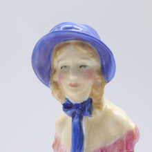将图片加载到图库查看器，HN728 Victorian Lady - Classic - Vintage Porcelain Figurine by Royal Doulton, circa 1945 (Item# P-2705)-Timeless Gallery
