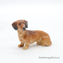 将图片加载到图库查看器，K17 Dachshund - Vintage Porcelain Figurine by Royal Doulton, circa 1960 (Item# P-2846)-Timeless Gallery
