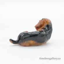 Load image into Gallery viewer, K5 Airedale Terrier - Vintage Porcelain Figurine by Royal Doulton, circa 1950 (Item# P-2577)-Timeless Gallery
