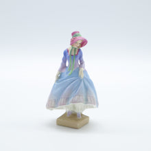 将图片加载到图库查看器，M15 Pantalettes - Rare - Vintage Porcelain Figurine by Royal Doulton, circa 1940 (Item# P-3142)-Timeless Gallery
