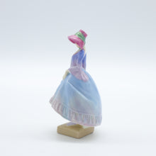 将图片加载到图库查看器，M15 Pantalettes - Rare - Vintage Porcelain Figurine by Royal Doulton, circa 1940 (Item# P-3142)-Timeless Gallery
